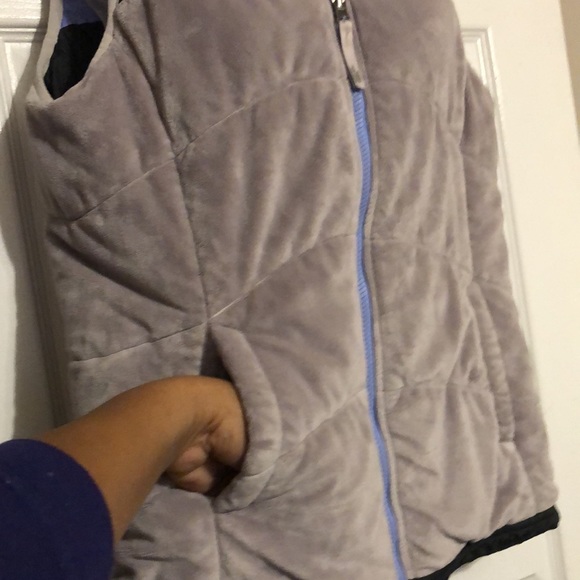 Girls North Reversible Vest - Picture 5 of 12